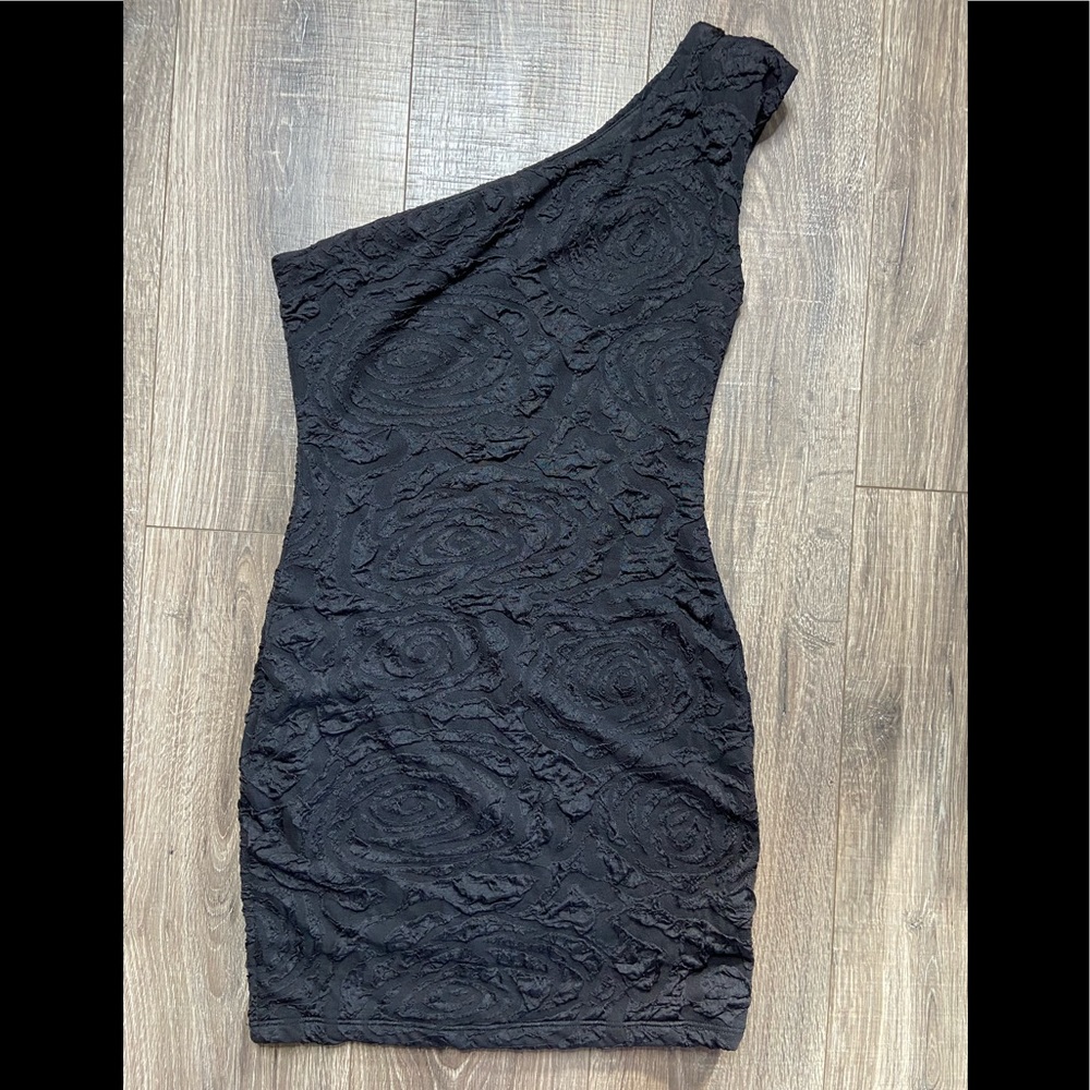 KTOO sm/med black textured one shoulder fitted dress